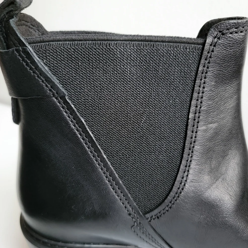 NEW Timberland Sutherlin Bay Chelsea Boots